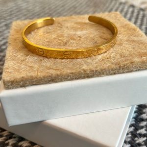 Fashion Bracelet 🧡